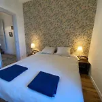 Maison De Charme - 4 Chambres - Courette & Parking Gratuit